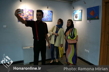 نمایشگاه 77 نقاشی برای 77 کودک بد سرپرست در فرهنگسرای اشراق