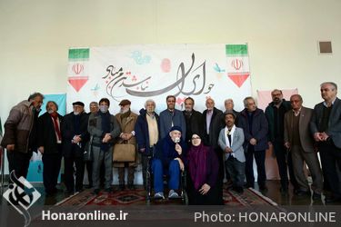 حضور اهالی فرهنگ و هنرمندان پای صندوق رای تالار وحدت