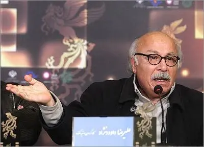 فقط از روی دست خودم فیلم می‌سازم