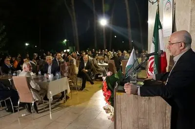 مرادخانی: مد و لباس ایرانی از نمادهای هویت کشورمان است / قبادی: نشان ˝ساخت ایران˝ عملیاتی شد