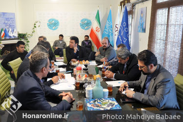بازدید معاون هنری وزارت فرهنگ و ارشاد اسلامی از دبیرخانه سی و هفتمین جشنواره تیاتر فجر