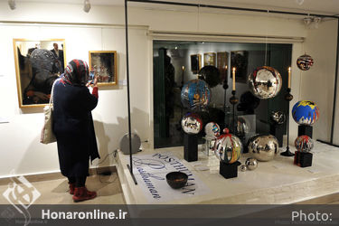 نمایشگاه چیدمان روی آینه مهدی منصوری در گالری گلستان