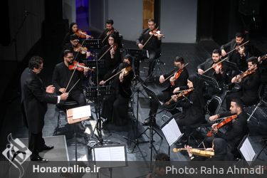 اجرای ارکستر «پیامبر مهربانی» در دومین شب سی و هشتمین جشنواره موسیقی فجر در تالار وحدت