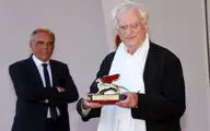 شیر طلای افتخاری ونیز به کارگردان کهنه‌کار رسید / گزارش تصویری