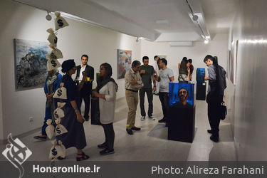 نقاشی چیدمان‌های سحر سیدنژاد با عنوان "شبحی بر جهان سایه افکنده است" در گالری دید 