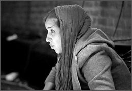 ˝آدم آدم است˝، نمایش سرباز سازی در دنیای معاصر/ ندا شاهرخی در گفت‌وگو با هنرآنلاین
