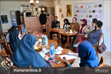 نشست خبری نمایش "معاشر" به کارگردانی احسان حاجی پور در کافه لحظه