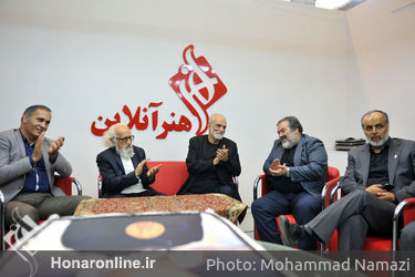 جشن تولد ۷۷ سالگی آیدین آغداشلو در غرفه هنرآنلاین (2)
