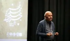 هنرمند از کوچک‌ترین جزییات، روایت بزرگ می‌سازد