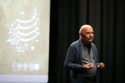 هنرمند از کوچک‌ترین جزییات، روایت بزرگ می‌سازد