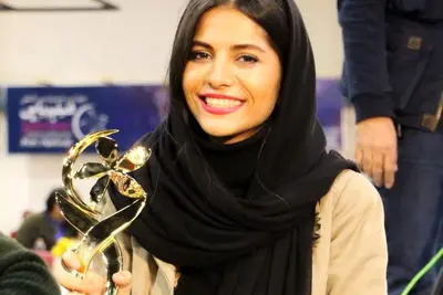 مروارید کاشیان: طراحی لباس برای سینما در خدمت فیلمنامه است / "فشن" سن و سال ندارد