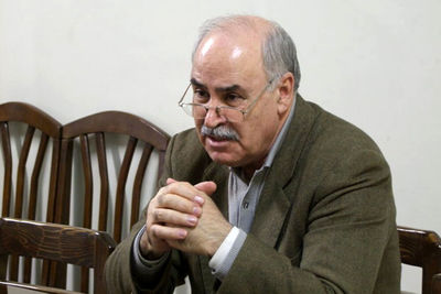 Scholar Yaghoub Ajand Compiles Encyclopedia of Iranian Dramatists