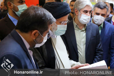 بازدید رئیس جمهور از سی و سومین نمایشگاه بین المللی کتاب تهران