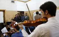 بازدید سید محمد مجتبی حسینی از هنرستان موسیقی پسران 