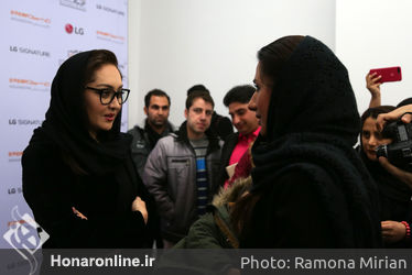 نمایشگاه عکس‌های نیکی کریمی در گالری اعتماد باغ نگارستان