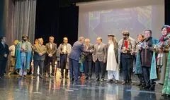 کارگردان های «بچه مردم» و «چشم بادومی» نشان نوروز گرفتند