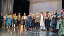 کارگردان های «بچه مردم» و «چشم بادومی» نشان نوروز گرفتند