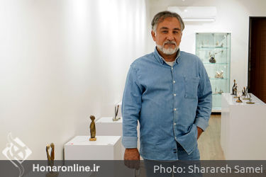 نمایشگاه مجسمه های سنگی "سید رحیم حسینی" با عنوان "نبض درون" در گالری بهارک 