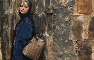فریاد زنانی که دیگر در کنارمان نیستند / روایت صنم سرمد از نمایش "من زن هستم" 