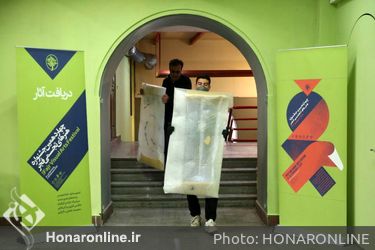 تحویل آثار هنرمندان به چهاردهمین جشنواره هنرهای تجسمی فجر