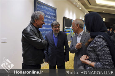 بازدید هنرمندان از آثار دهمین حراج تهران