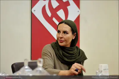 وطن شناسنامه ماست؛ پرچم ایران با عزت برافراشته می‌ماند