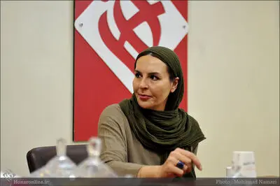 وطن شناسنامه ماست؛ پرچم ایران با عزت برافراشته می‌ماند