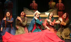 ببینید | اجرای نمایش «پرده‌خانه» در پردیس تئاتر شهرزاد