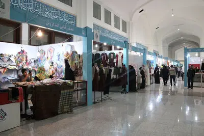 اعطای نشان شیما به آثار بخش عفاف و حجاب نمایشگاه قرآن