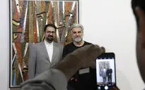 بازدید سید مجتبی حسینی از نمایشگاه‌های فرهنگسرای نیاوران