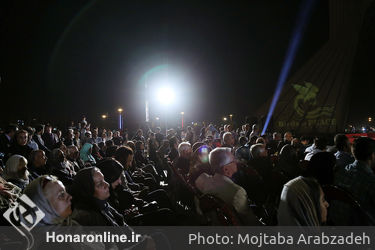 سمفونی نور "سیمرغ صلح" در برج آزادی‎