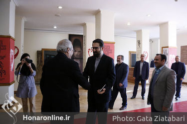 بازدید معاون هنری وزارت فرهنگ و ارشاد اسلامی از نمایشگاه سرو نقره ای