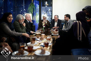 تقدیر هنرمندان تئاتر از علی مرادخانی در کافی شاپ خانه کتاب دانشگاه