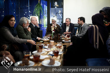 تقدیر هنرمندان تئاتر از علی مرادخانی در کافی شاپ خانه کتاب دانشگاه