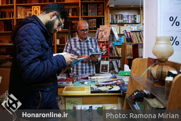 کتابگردی اهالی فرهنگ و هنر در نشر ثالث