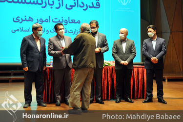 قدردانی از بازنشستگان معاونت امور هنری وزارت فرهنگ و ارشاد اسلامی در تالار رودکی