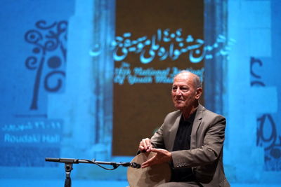 استاد مرتضی اعیان بعد از 33 سال به یاد بهمن رجبی، در جشنواره موسیقی جوان نواخت