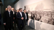 Minister culture of presence in opens exhibition 