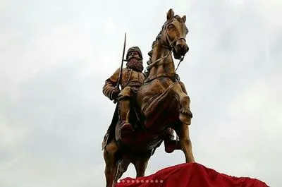 مجسمه عباس میرزا در ارس رونمایی شد