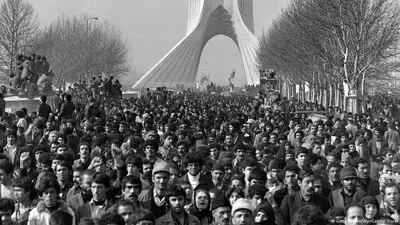 انقلاب اسلامی و دگرگونی‌ِ بنیان‌های فرهنگی!
