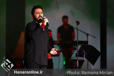 کنسرت روزبه بمانی در برج میلاد