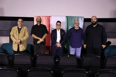 در اولین نوبت از نشست «سینما رو به آینده» مطرح شد/ امروز تهدیدها و امیدهای سینمای ایران کدامند؟ 