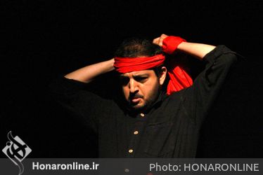نمایش "مجلس آذر" در تماشاخانه ملک