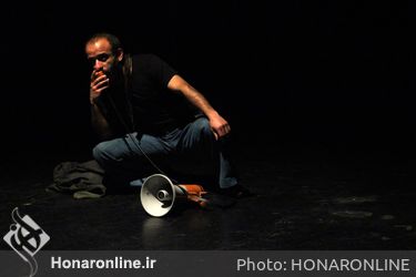 نمایش "فیل در تاریکی" در تماشاخانه پالیز