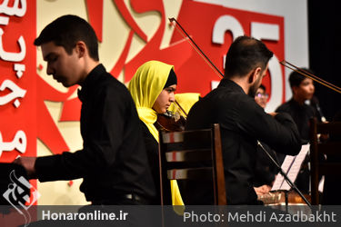 اجرای برگزیدگان جشنواره نوای خرم در سی و پنجمین جشنواره موسیقی فجر 1