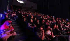 
فروش هفتگی سینماها به ۵۳ میلیارد تومان رسید؛ «زنده شور» در صدر ماند