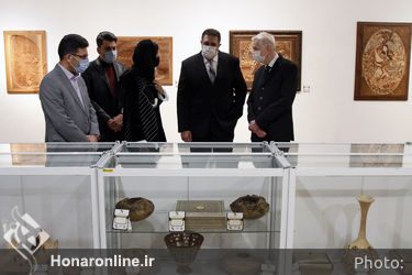 بازید معاون سفیر کشور اتریش در ایران از نمایشگاه نگاره های چوبی و آرزوهای آبرنگی