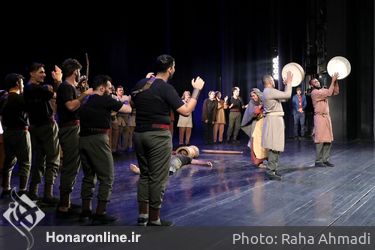 اجرای نمایش‌ «مدق الحنا» از کشور عمان در چهل و یکمین جشنواره تئاتر فجر - تالار وحدت