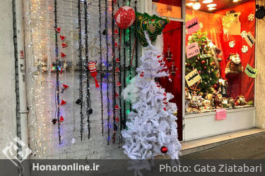 حال و هوای مغازه‌ها و خیابان‌ها در آستانه سال نو میلادی در تهران