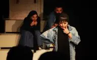 Mezon Goes on Stage at Shahrzad Theater